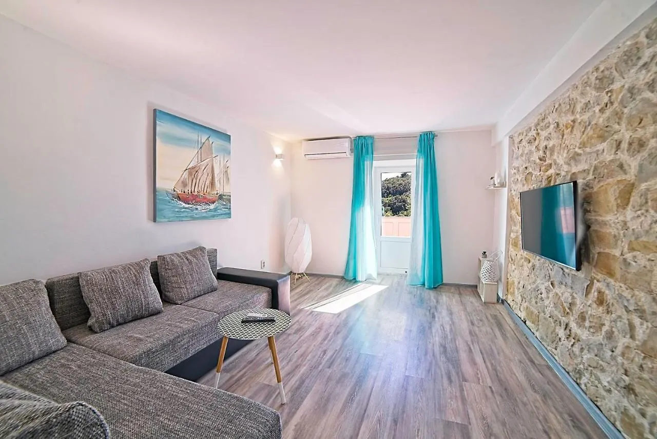 Holiday House Rab Kampor